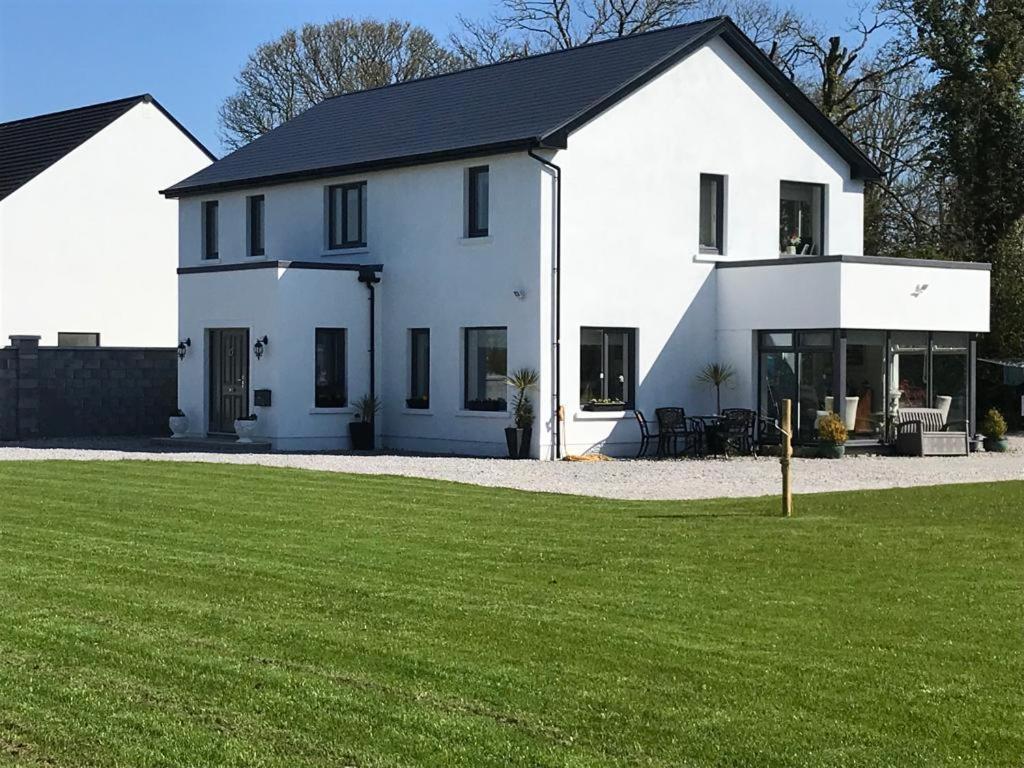 Ashlee Lodge, Shanagarry P25K6R6 Near Ballymaloe House & Garryvoe Hotel ภายนอก รูปภาพ