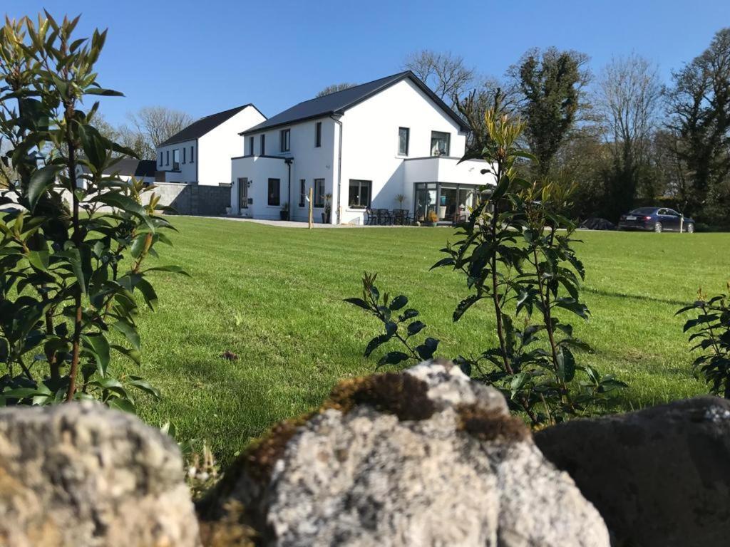 Ashlee Lodge, Shanagarry P25K6R6 Near Ballymaloe House & Garryvoe Hotel ภายนอก รูปภาพ
